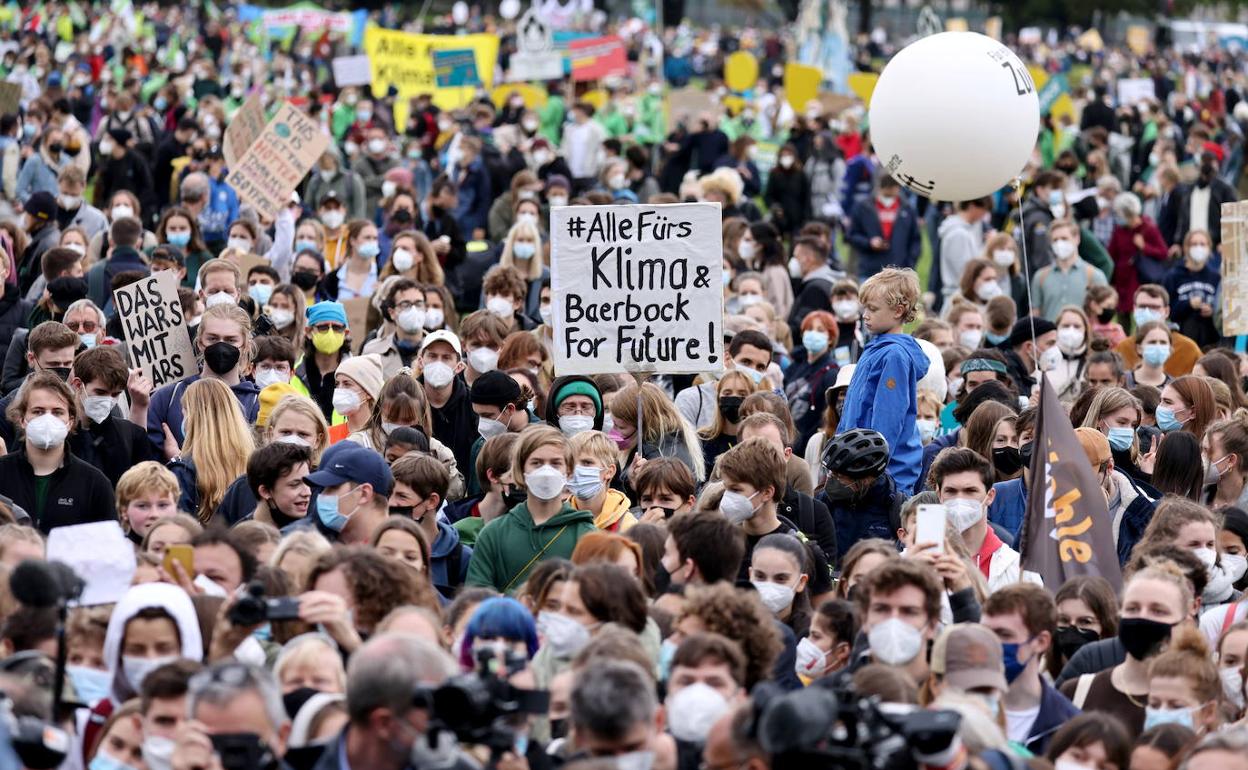 Numerosos jóvenes democristianos participaron en las marchas ecologistas.