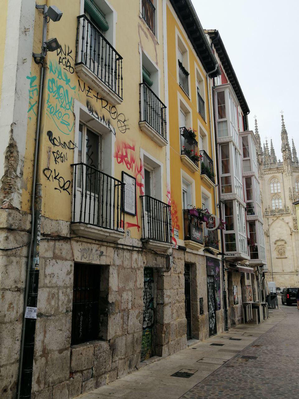 Fotos: Los grafitis inundan la ciudad de Burgos