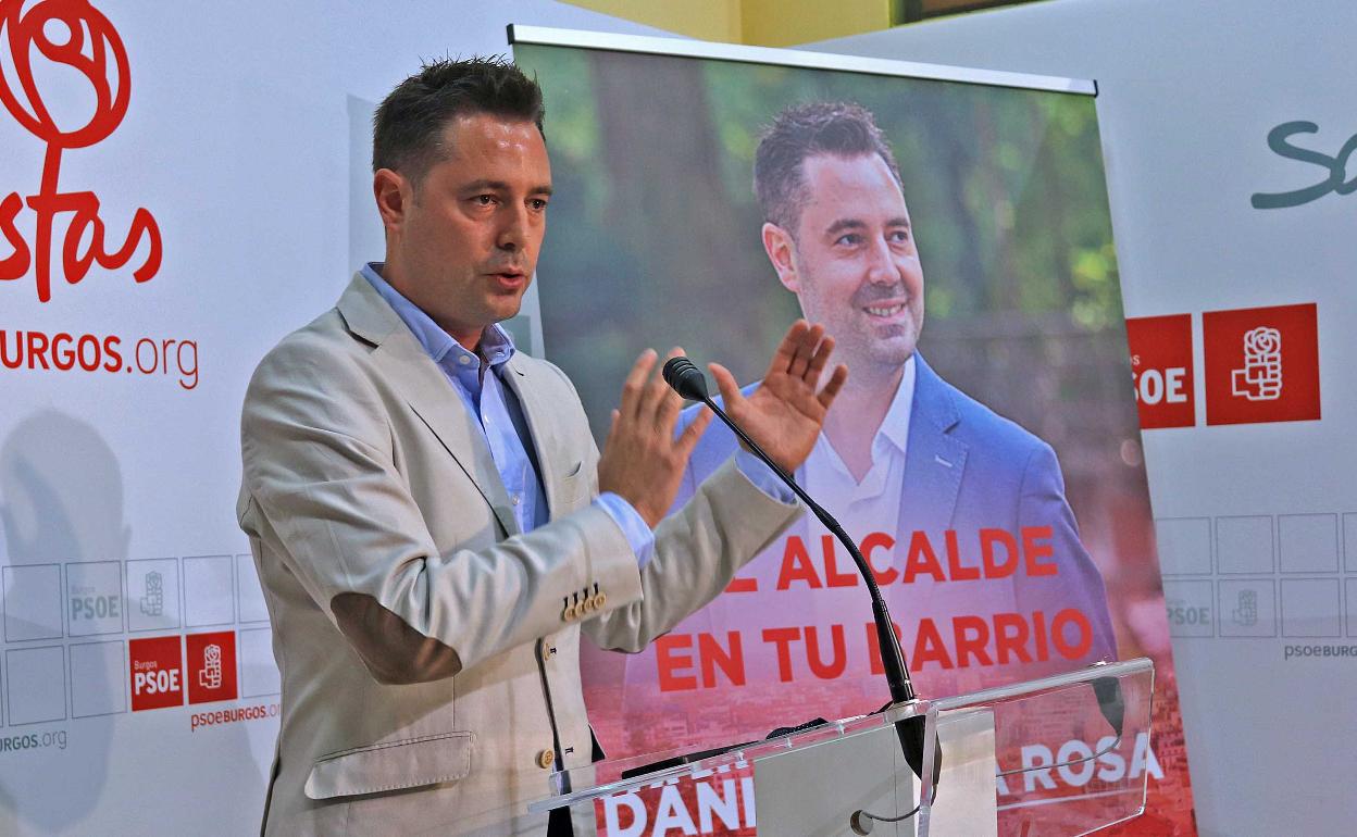 Daniel de la Rosa presenta la campaña 'El alcalde en tu barrio'. 