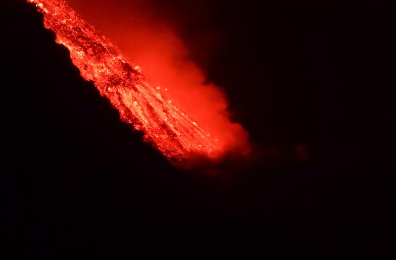 La lava del volcán Cumbre Vieja ha dejado imáganes espectaculares en su llegada al mar.