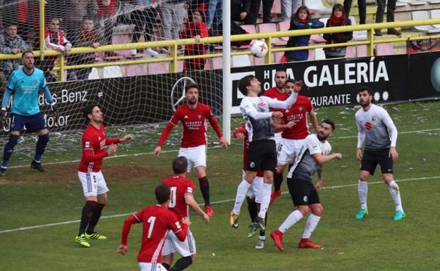 Directo Burgos - Mirandés: ya hay onces para el derbi