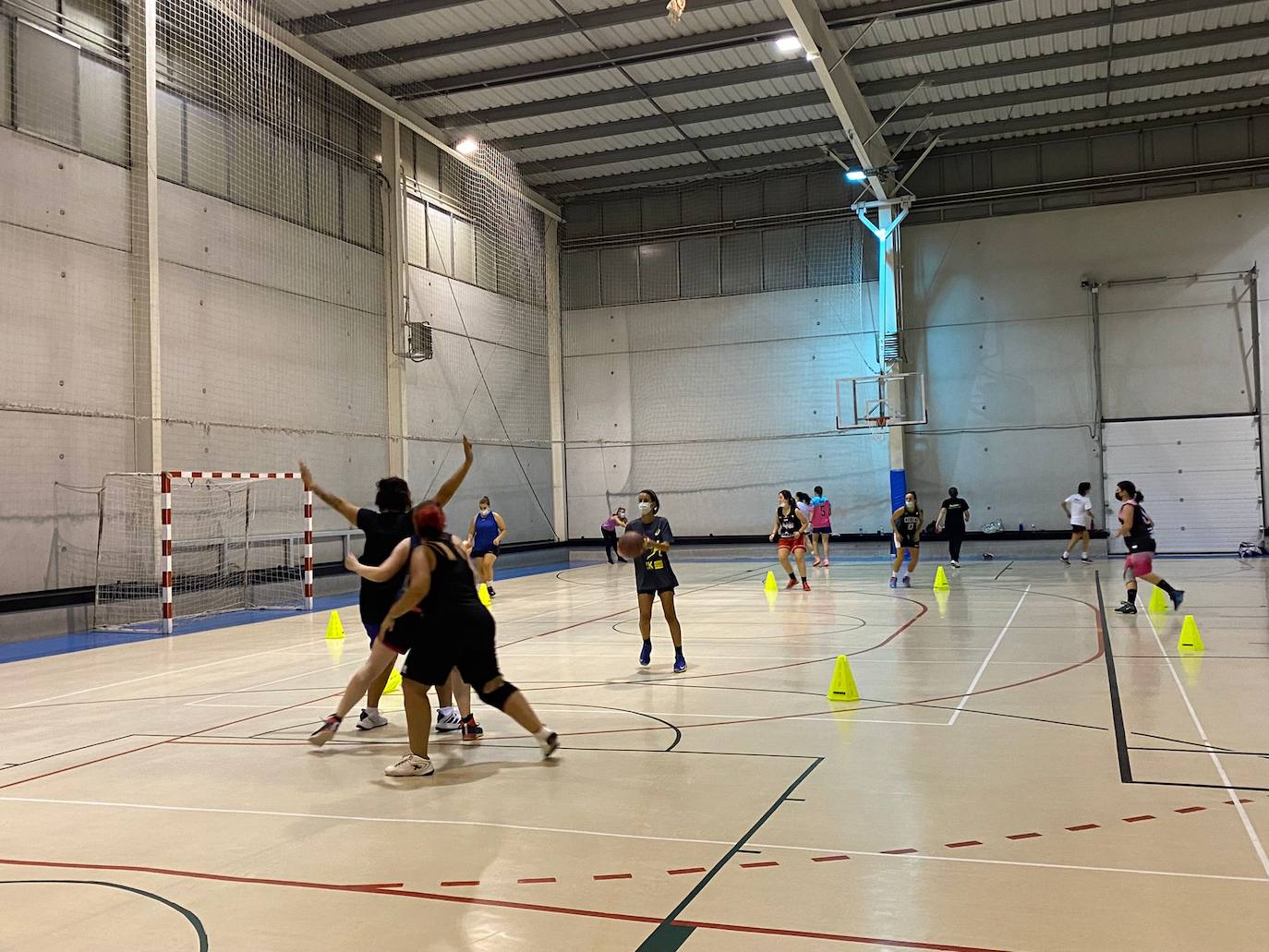 Fotos: El baloncesto femenino se asienta en Burgos, la satisfacción de lograr un espacio propio