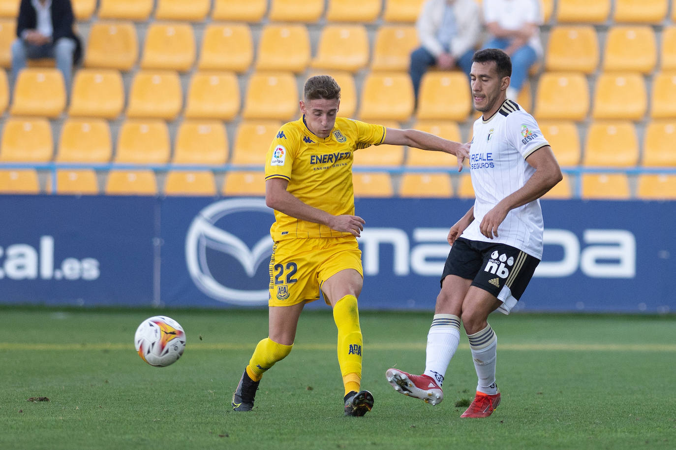 Fotos: El Burgos CF cae en casa del colista