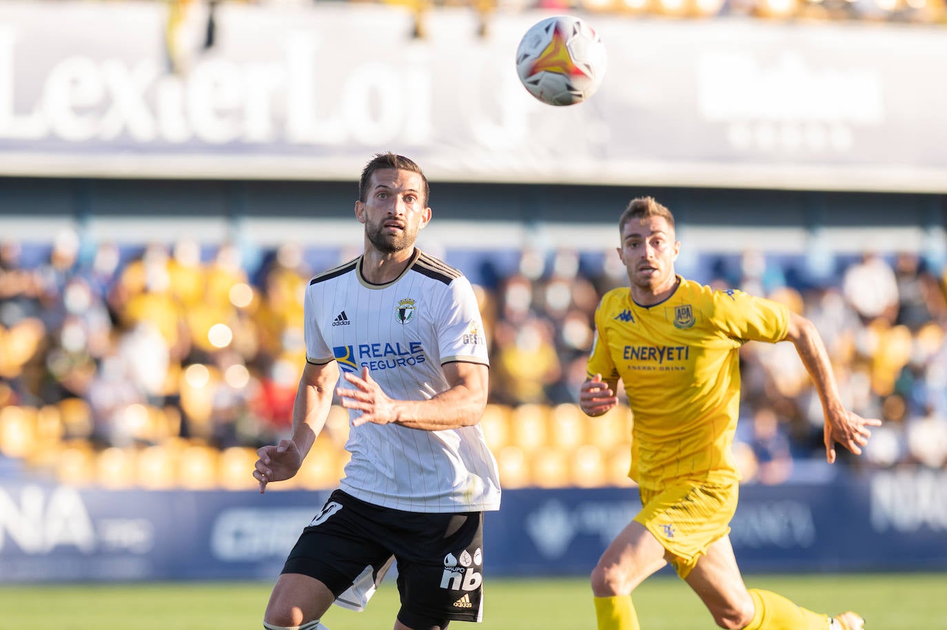 Fotos: El Burgos CF cae en casa del colista