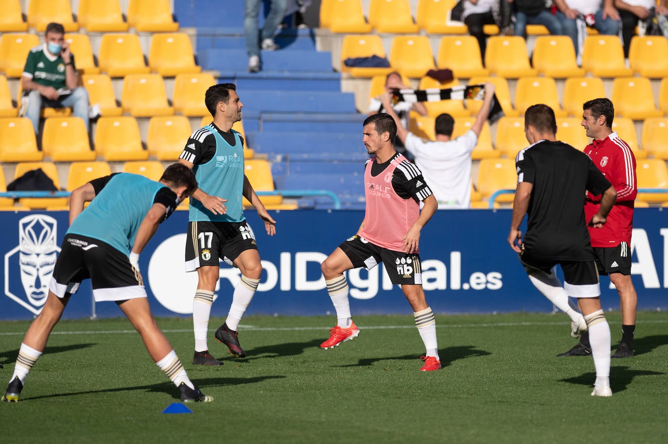 Fotos: El Burgos CF cae en casa del colista