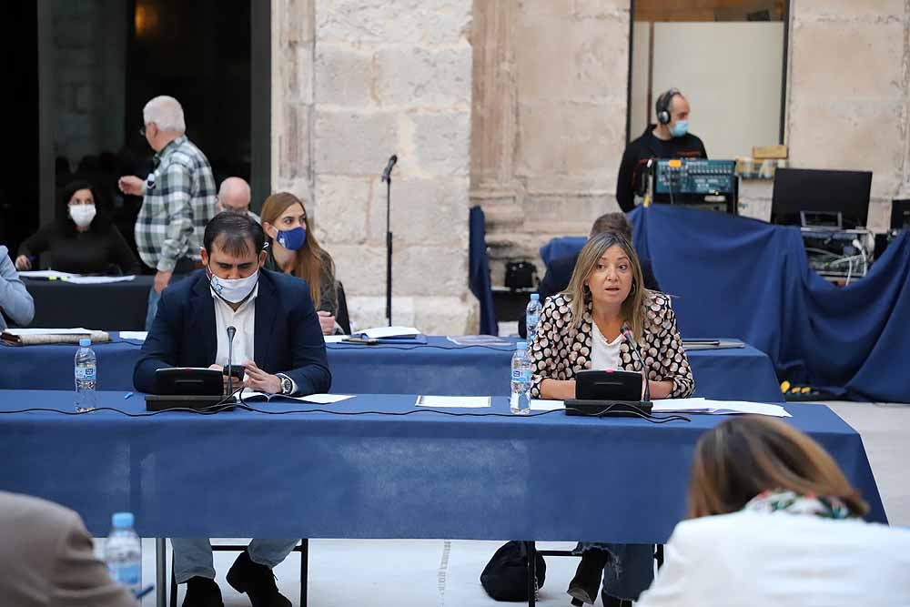 Fotos: La dimisión de Israel Hernando marca el pleno de Burgos