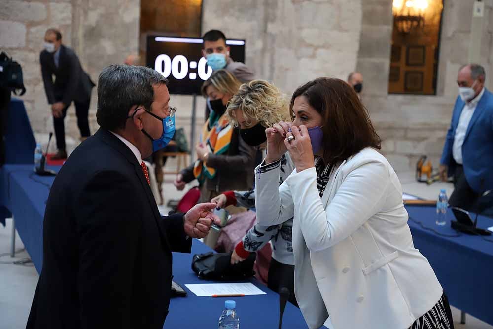 Fotos: La dimisión de Israel Hernando marca el pleno de Burgos