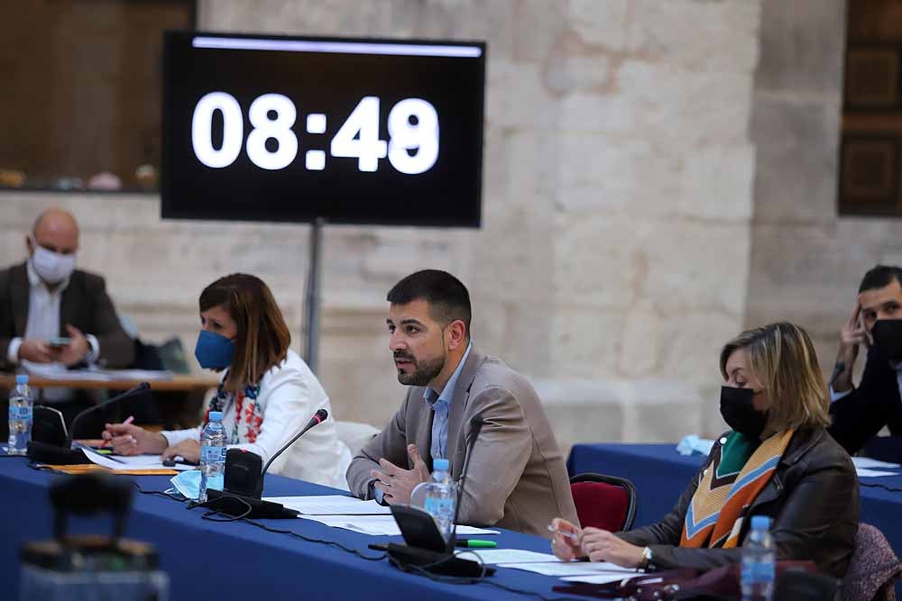 Fotos: La dimisión de Israel Hernando marca el pleno de Burgos