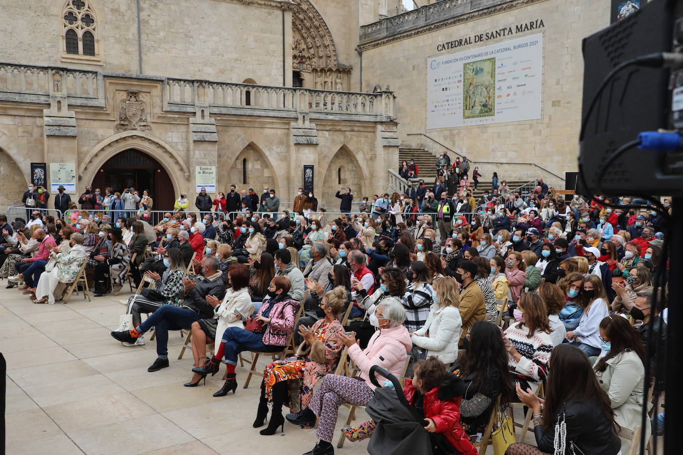 El evento se ha desarrollado en las faldas de la Catedral con el objetivo de impulsar el comercio local.