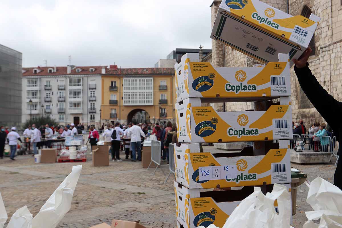 Fotos: 350 kilos de arroz para enviar desde Burgos más de 20.000 euros a La Palma