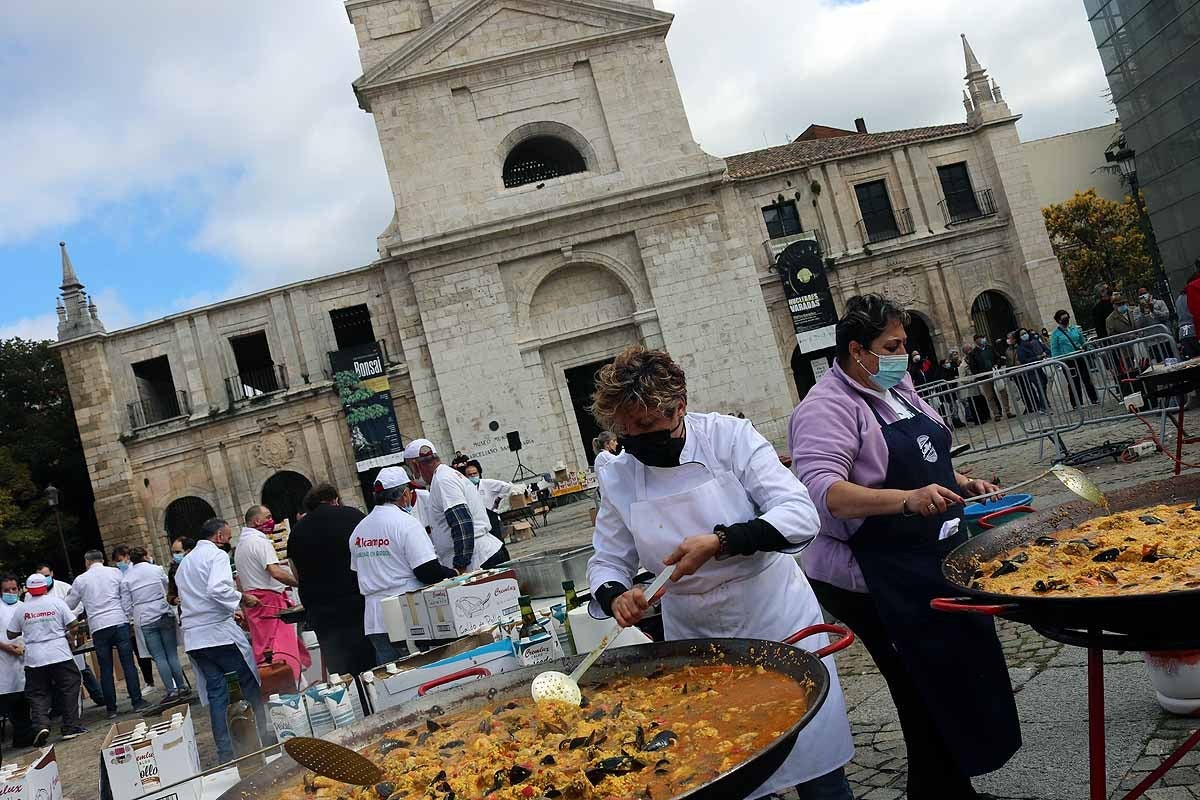 Fotos: 350 kilos de arroz para enviar desde Burgos más de 20.000 euros a La Palma