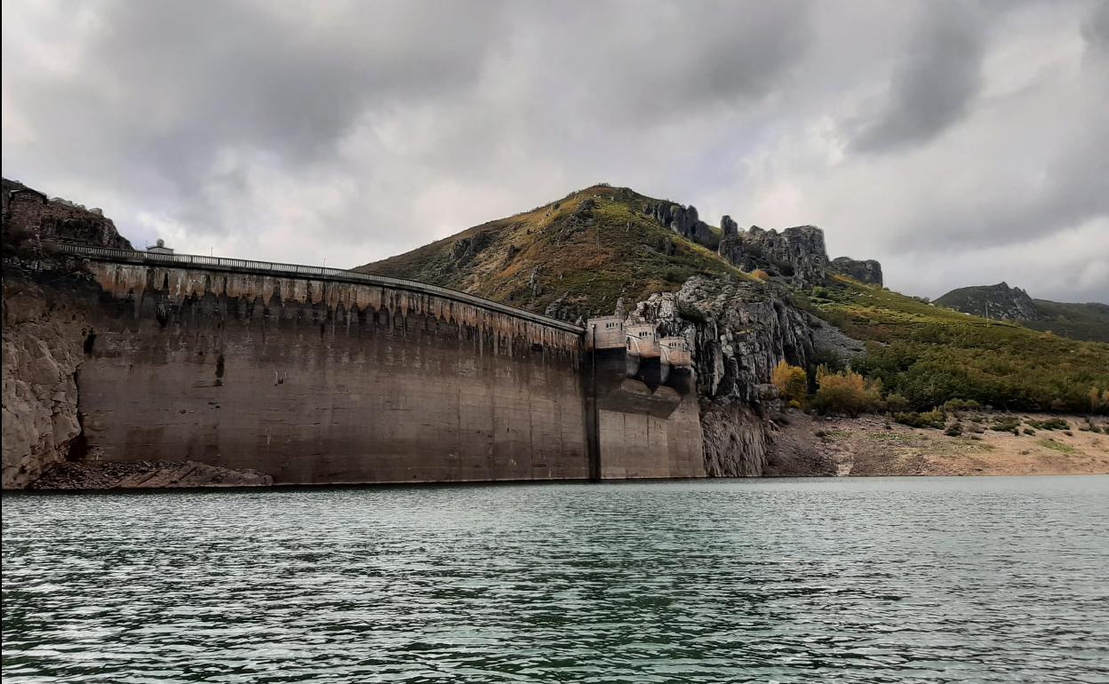 Embalse de Barrios de Luna. 