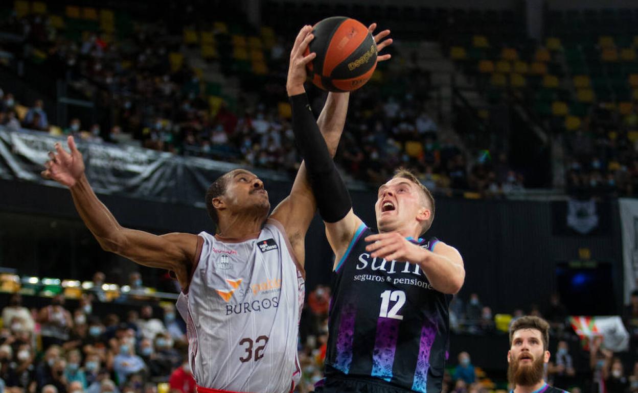 El Hereda San Pablo Burgos disputó un partido muy igualado contra el Surne Bilbao Basket.