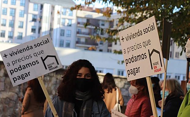 Se reclama viviendas sociales, precios asequibles y sueldos dignos.