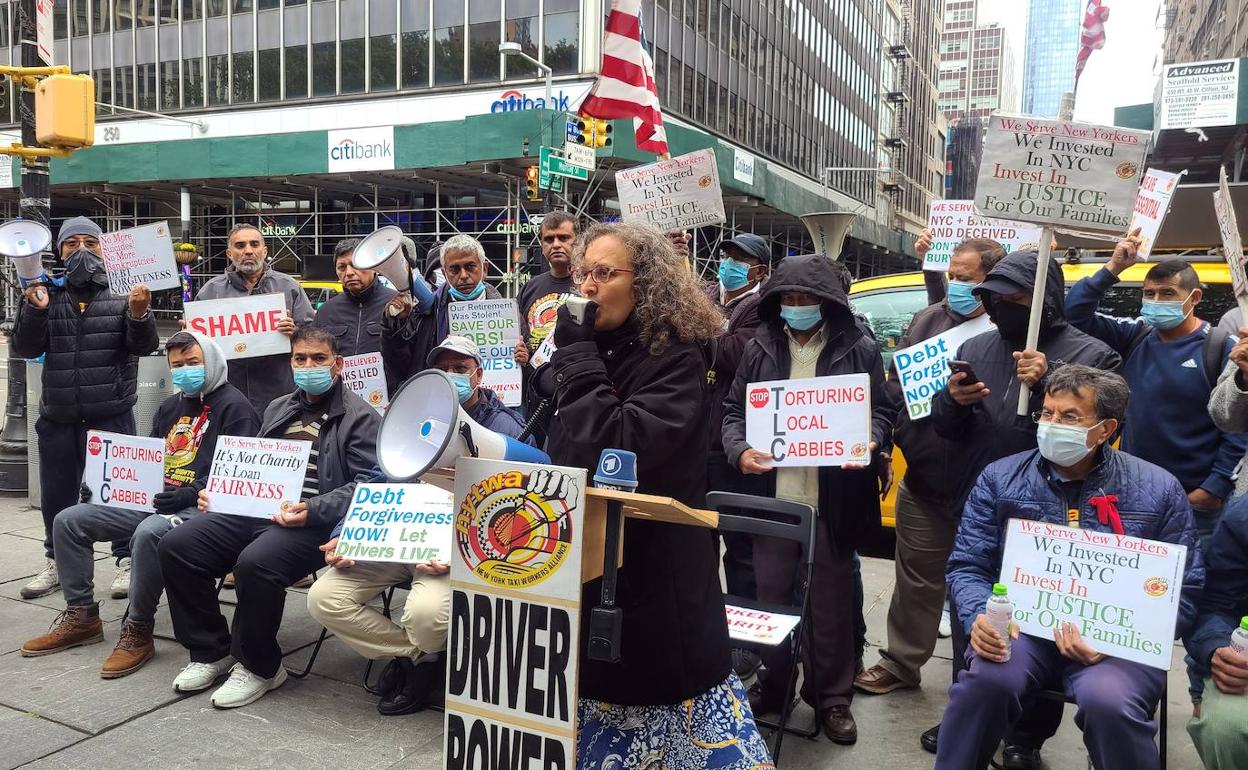 Protesta de los taxistas ante la Alcaldía de Nueva York.