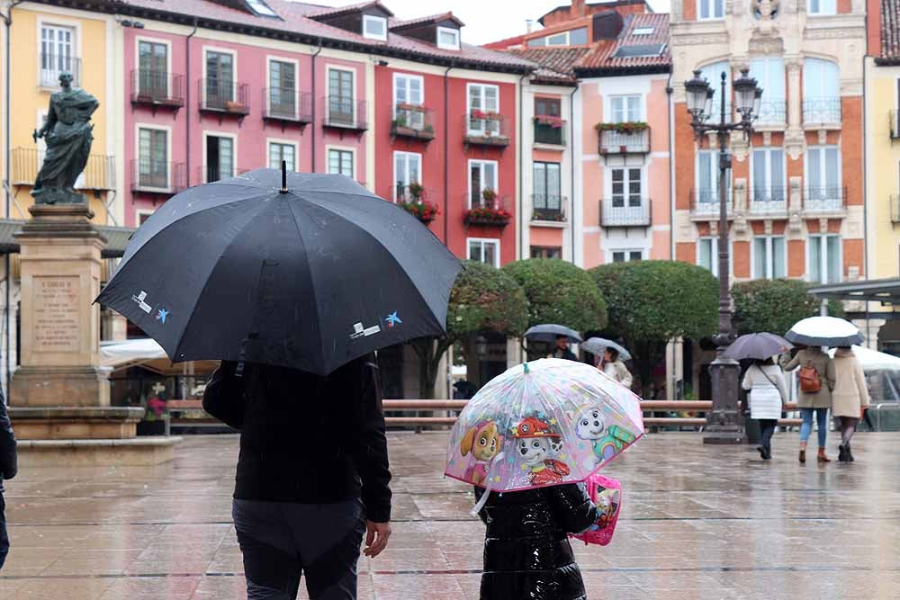 Fotos: Burgos se despide octubre con lluvia