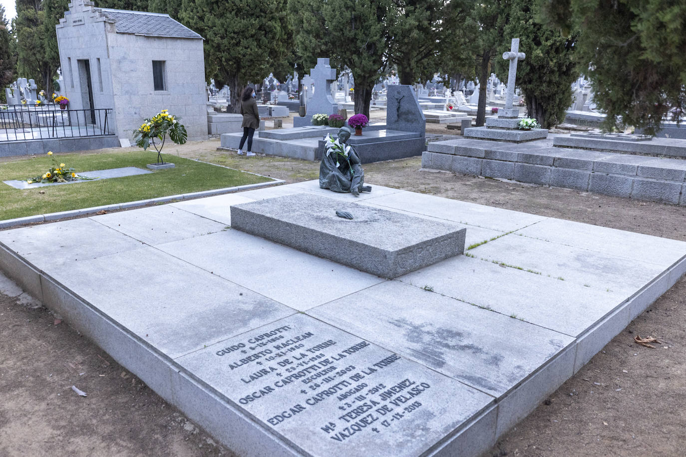 Tumba de Félix Rodríguez de la Fuente en Burgos. 