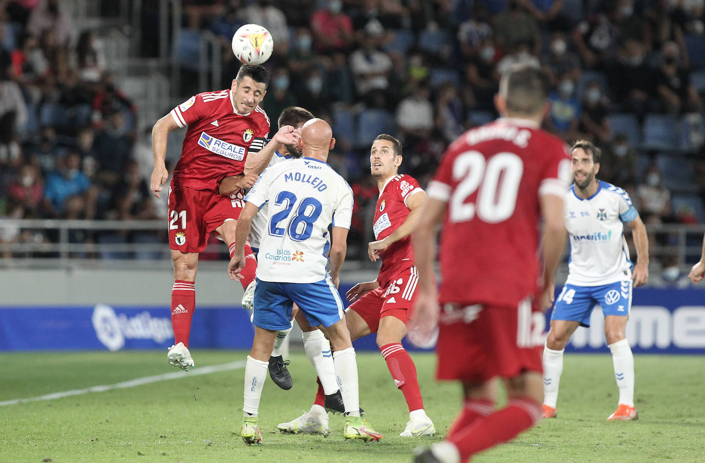 Fotos: El CD Tenerife golea al Burgos CF