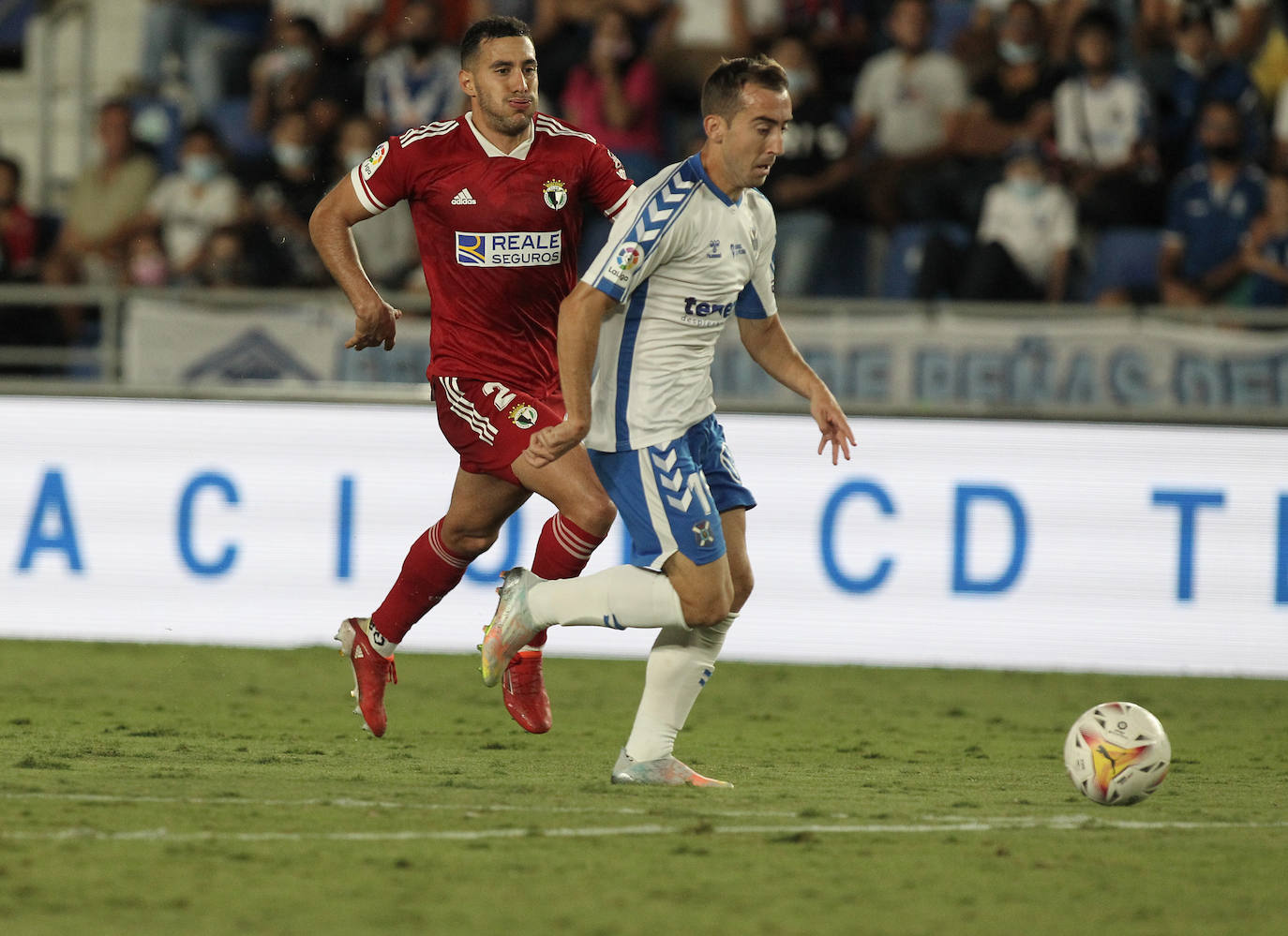 Fotos: El CD Tenerife golea al Burgos CF