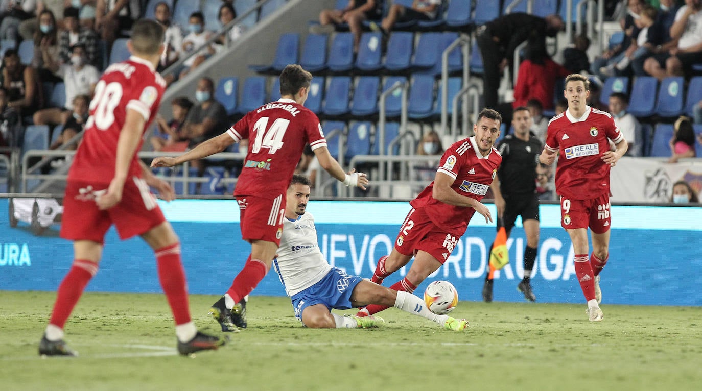 Fotos: El CD Tenerife golea al Burgos CF