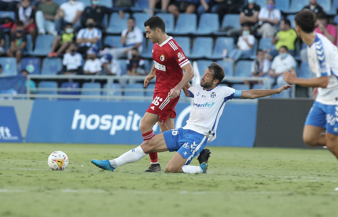 Fotos: El CD Tenerife golea al Burgos CF