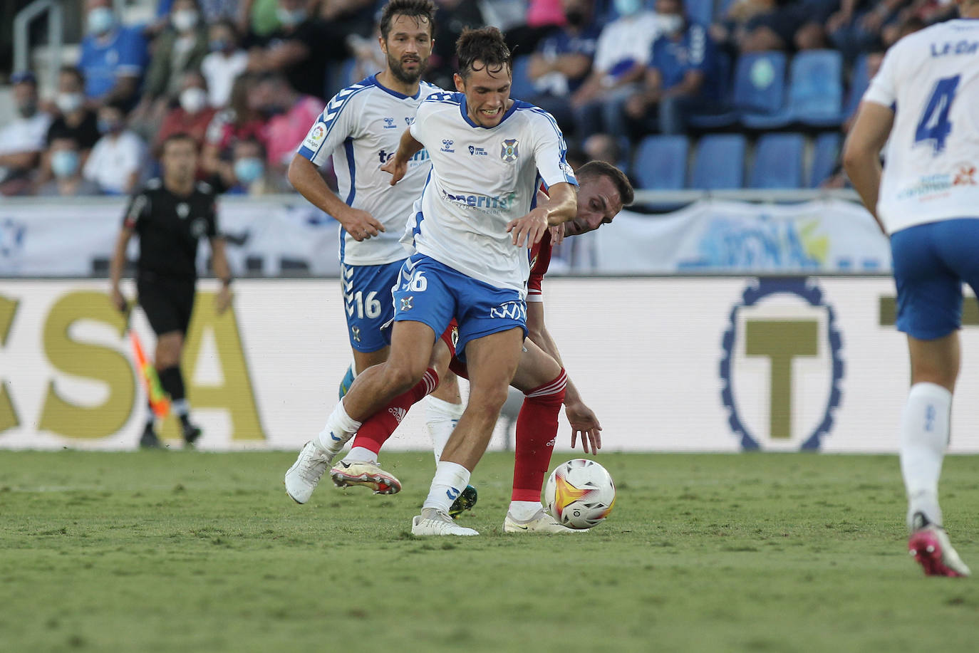 Fotos: El CD Tenerife golea al Burgos CF