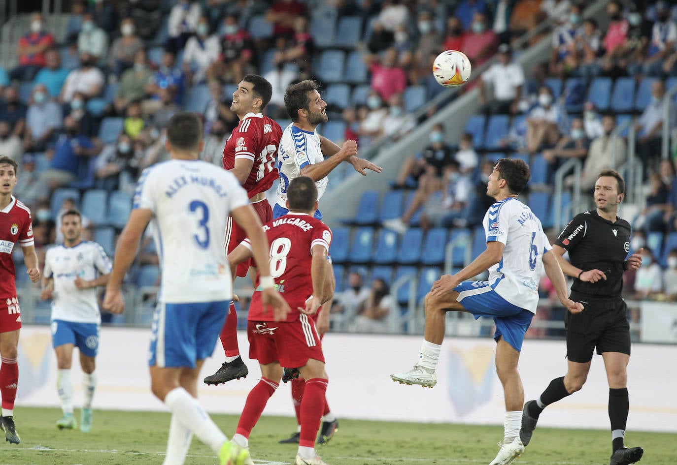 Fotos: El CD Tenerife golea al Burgos CF