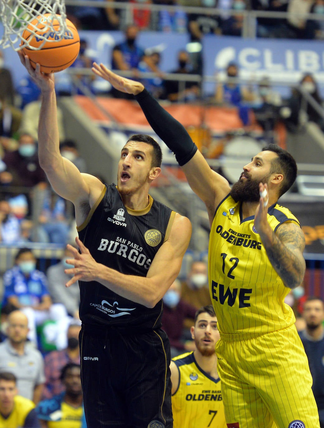 Los de Tabak suman la victoria en la Champions ante el conjunto alemán.