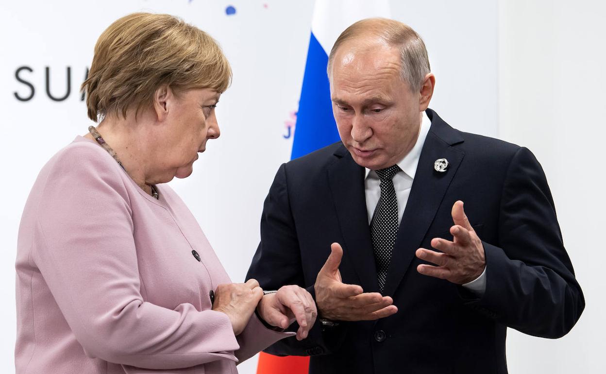 La canciller alemana Ángela Merkel y el presidente ruso, Vladimir Putin 