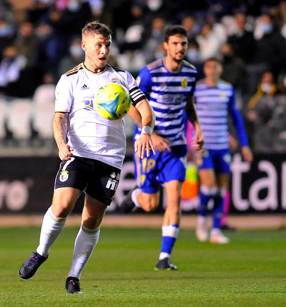 Fotos: El Burgos CF se hace con un nuevo derbi