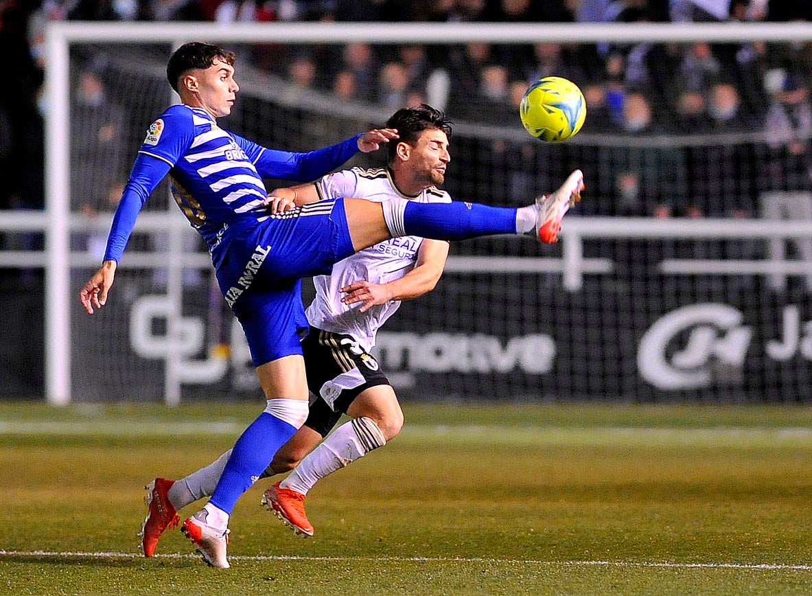 Fotos: El Burgos CF se hace con un nuevo derbi