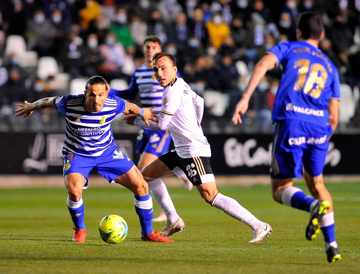 Fotos: El Burgos CF se hace con un nuevo derbi