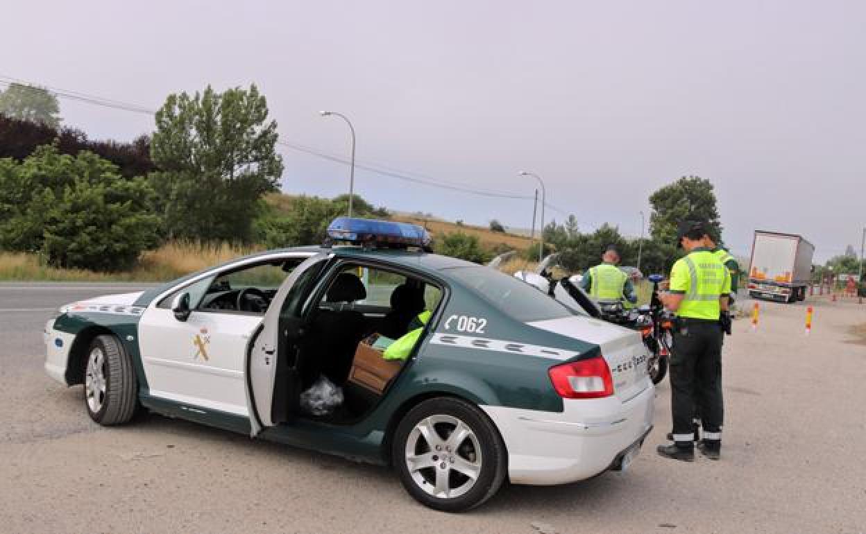 Control de tráfico de la Guardia Civil.