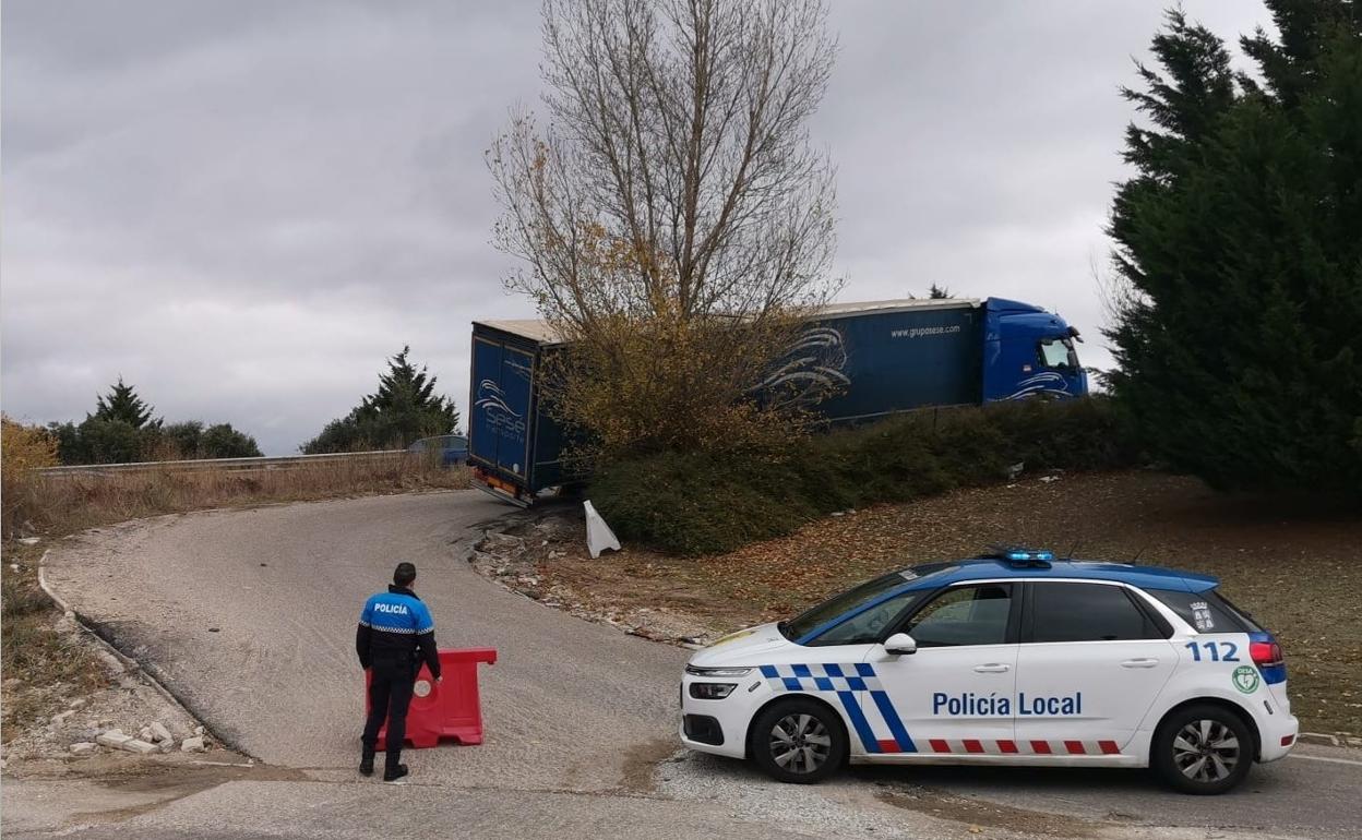 Imagen del camión atascado.