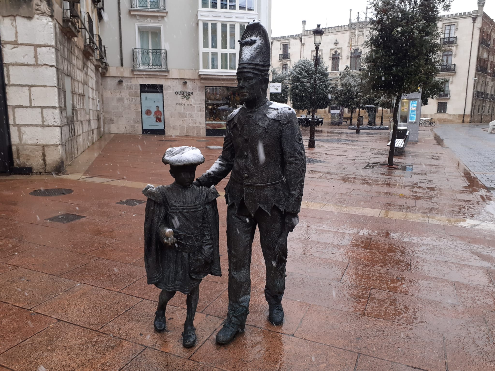 Fotos: La primera nevada del otoño en Burgos en imágenes