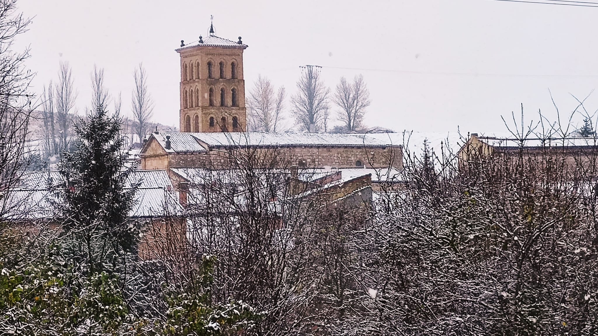 Fotos: La nieve se extiende por la provincia de Burgos