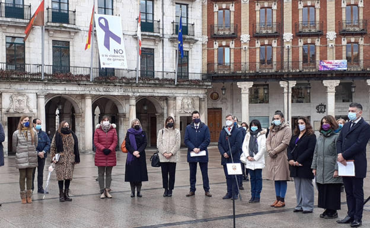 Concentración con motivo del Día Internacional de la Eliminación de la Violencia contra la Mujer. 