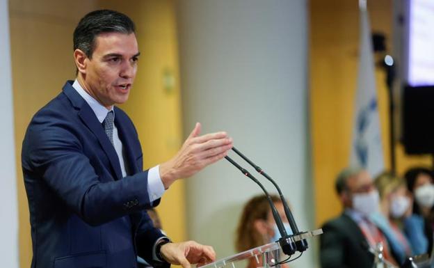 El presidente del Gobierno español, Pedro Sánchez,interviene en el Foro de Mujeres Parlamentarias celebrado este viernes.