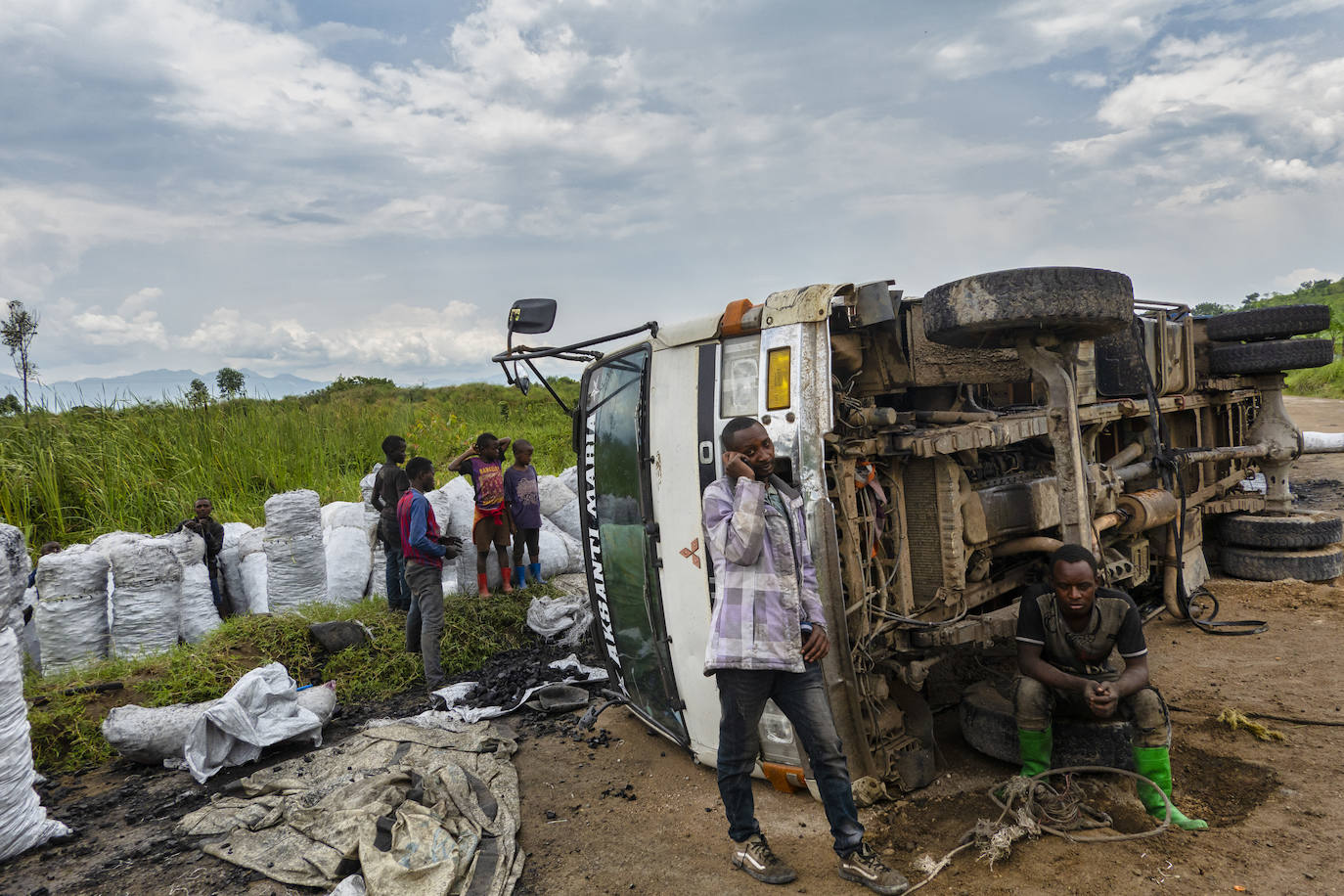 Un camión volcado en la N2 entre Goma y Rubare (Congo)