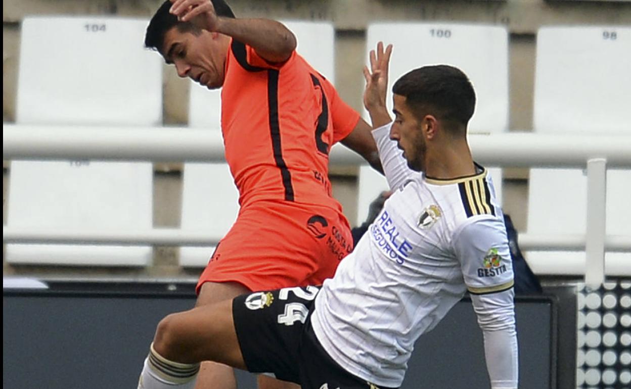 Ernesto fue titular frente al Málaga. 