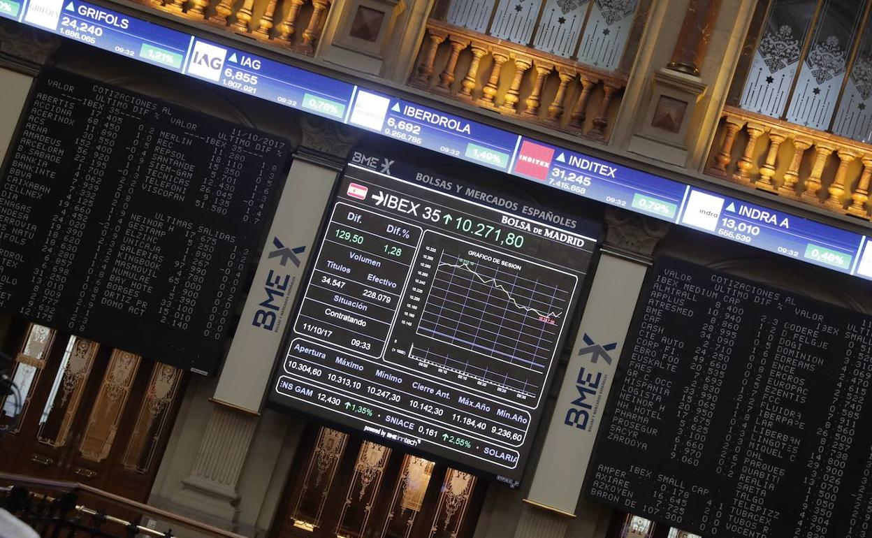 Interior de la Bolsa de Madrid. 