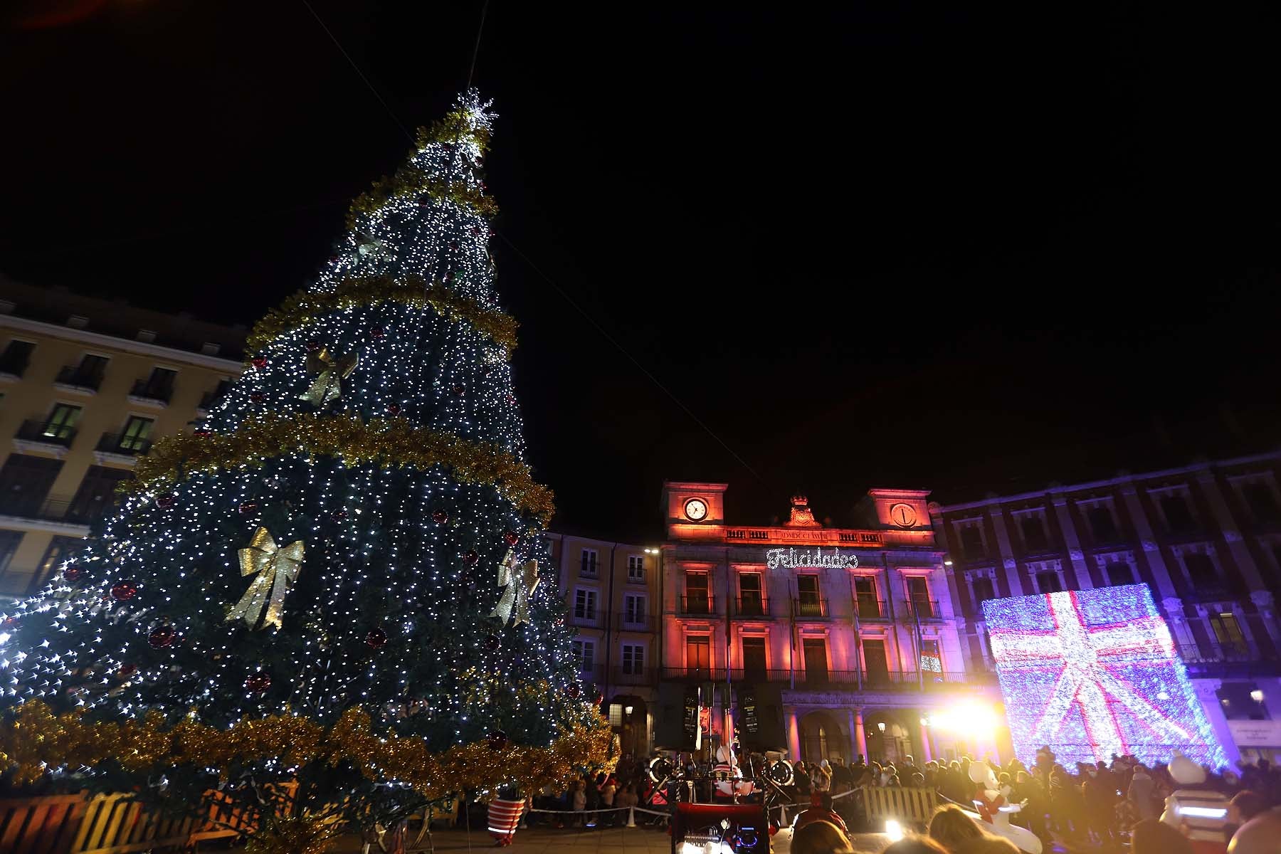 Fotos: Burgos da comienzo a su particular Navidad