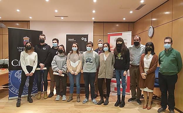 El grupo de alumnos que ha presentado los trabajos. 