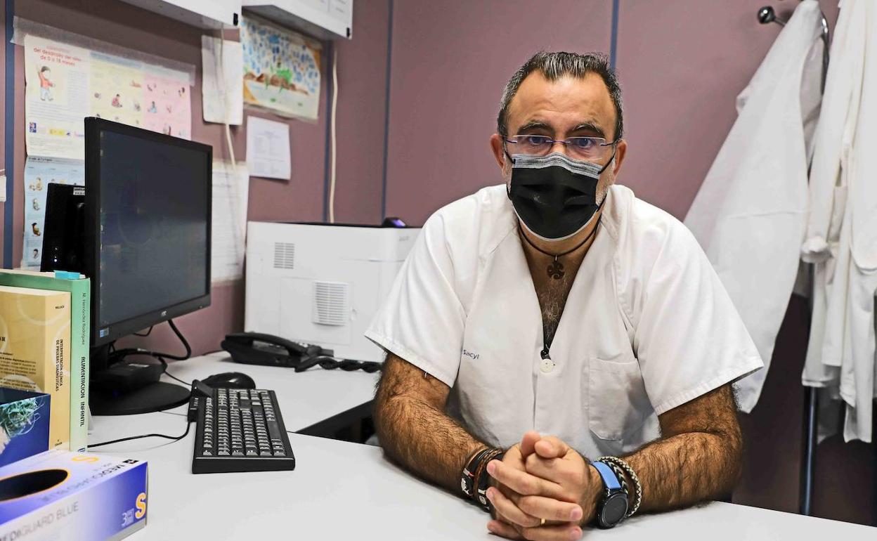 Francisco de Juana Izquierdo, médico de Familia en la Atención Primaria rural de Burgos. 