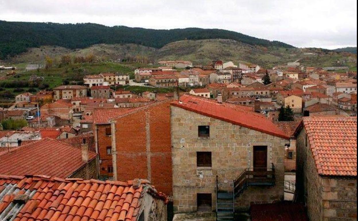 Vista panorámica de Vilviestre del Pinar, donde se encontró el cadáver este viernes.