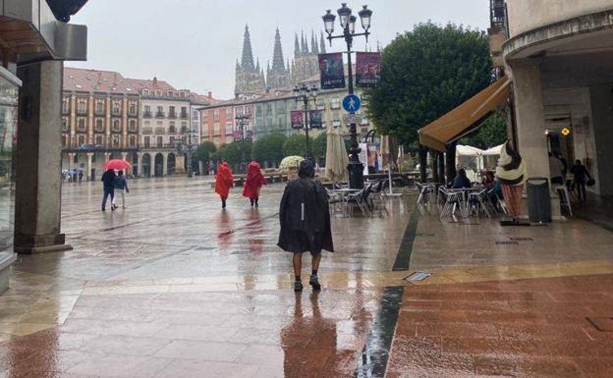 La Plaza Mayor de Burgos en un día de lluvia.