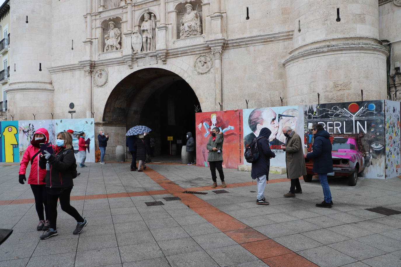 Fotos: Burgos recrea los pasos fronterizos del Berlín dividido