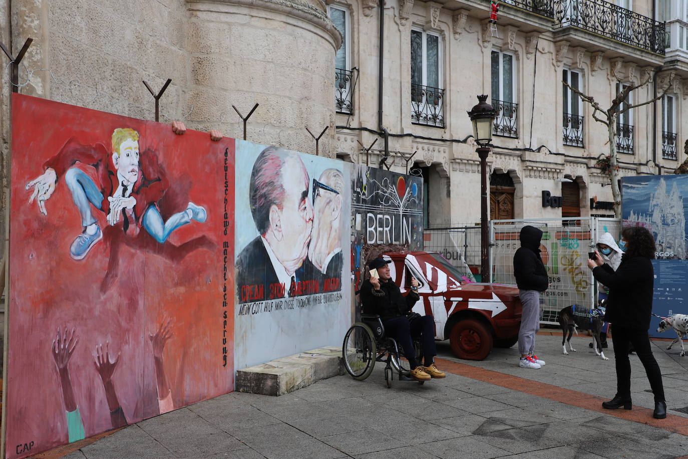 Fotos: Burgos recrea los pasos fronterizos del Berlín dividido