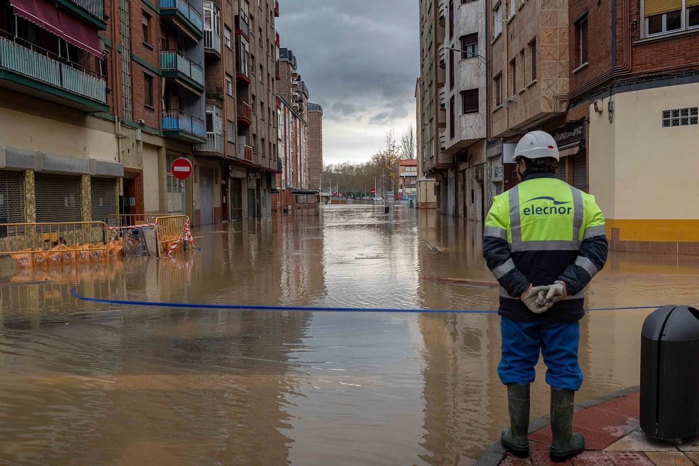 Fotos: El agua se retira de Las Merindades y Miranda