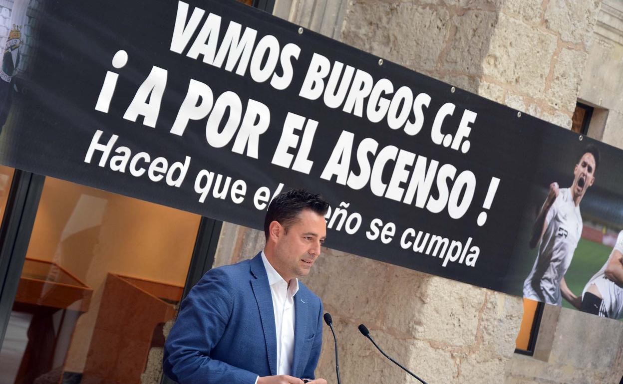 Imagen de la recepción municipal al Burgos CF antes del ascenso. 